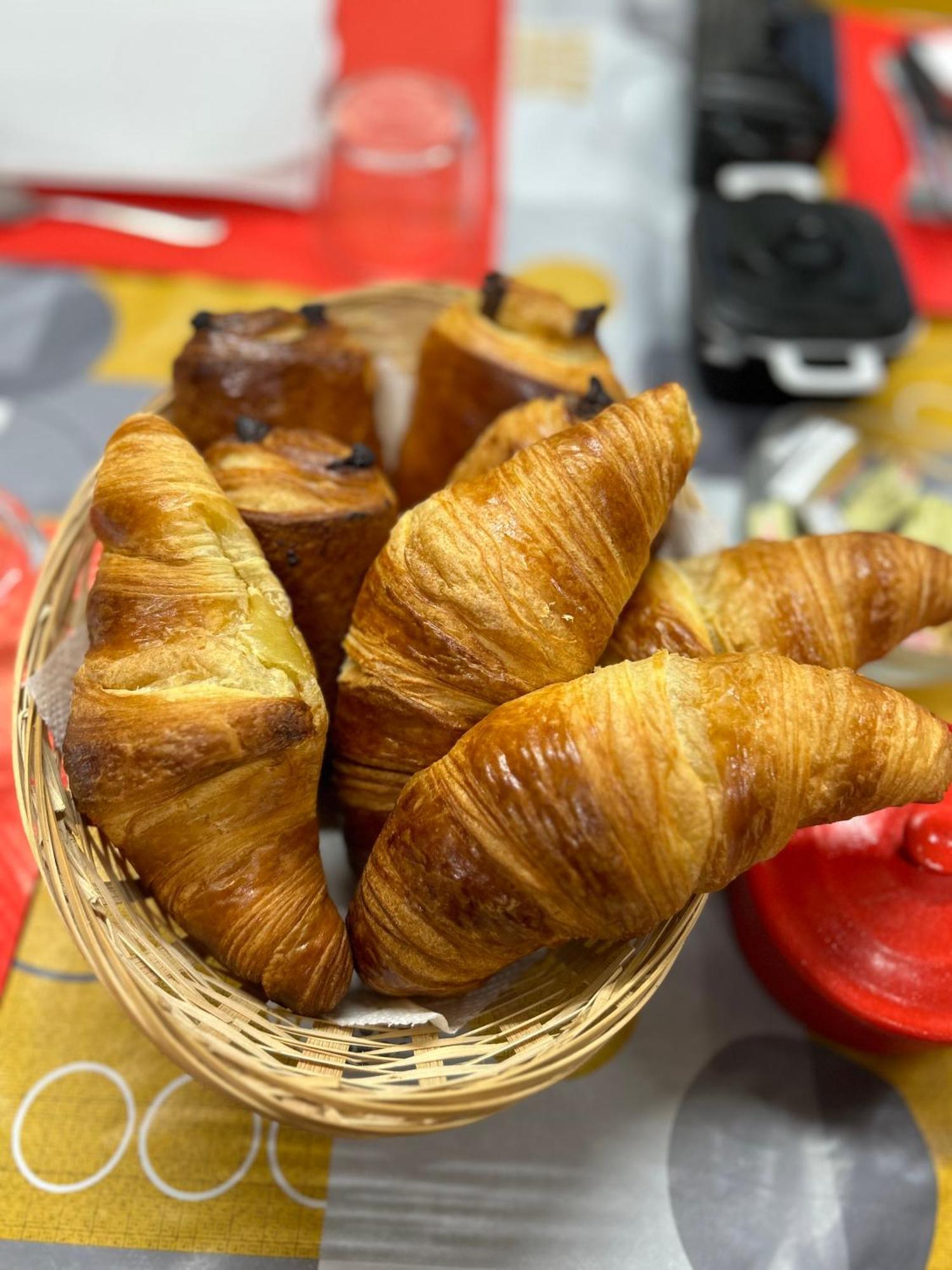 La Cheminee - Chambres D'Hotes Avec Bar-Restaurant Tardets-Sorholus Kültér fotó
